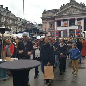 Les Pieds A La Grande Place Brussel